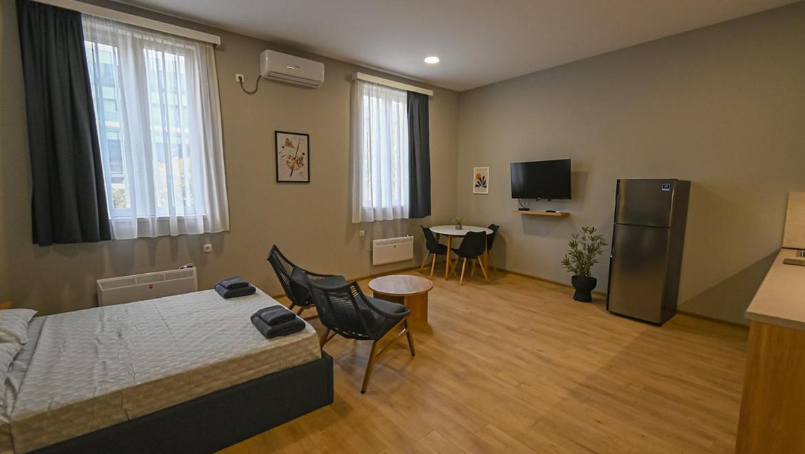 Big Studio Apt.On Liberty Square 第比利斯 外观 照片