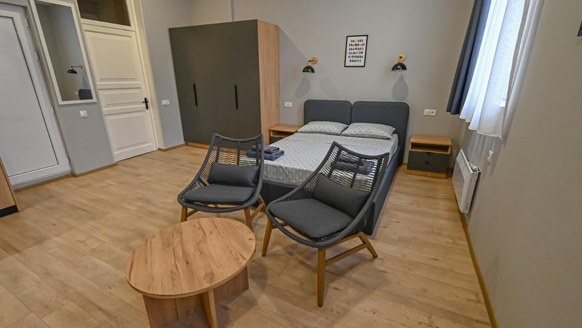 Big Studio Apt.On Liberty Square 第比利斯 外观 照片